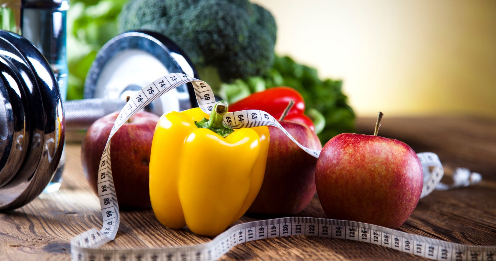 Zdrowa żywność i aktywność fizyczna jako sposób na redukcję opornej tkanki tłuszczowej.