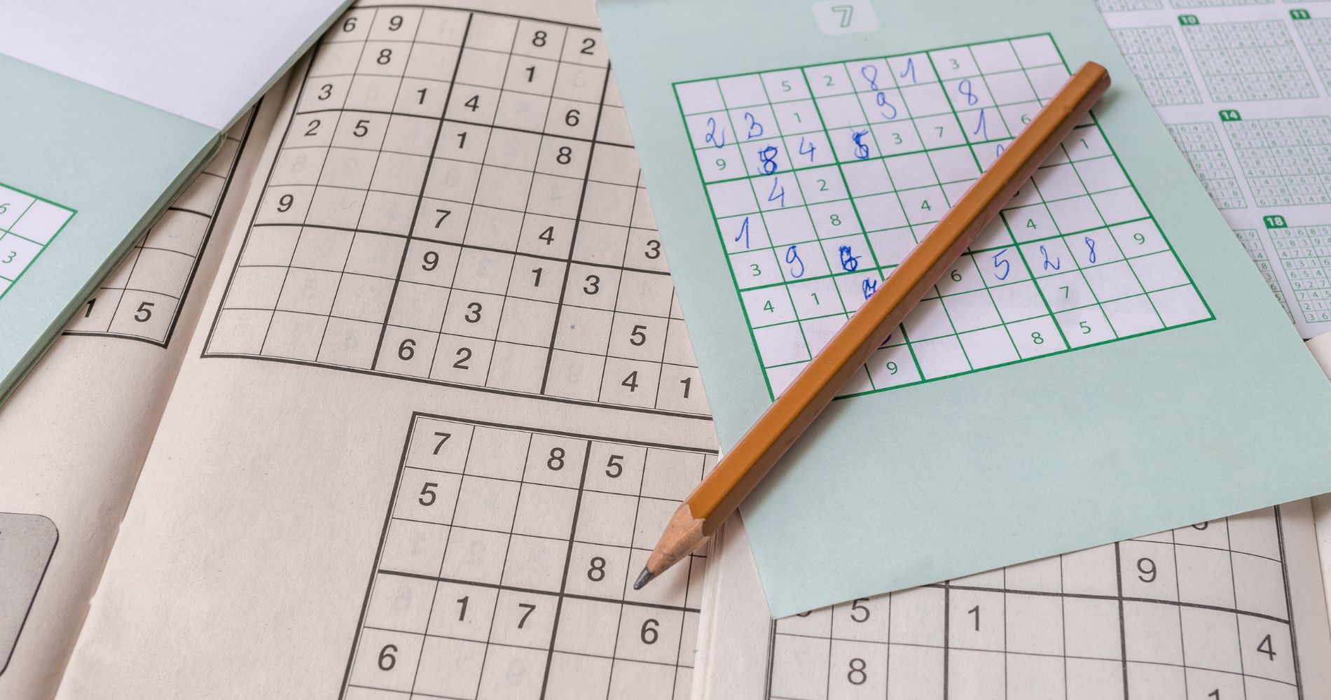 Rozwiązywanie sudoku jako przykład treningu mózgu i stymulacji neuroplastyczności.